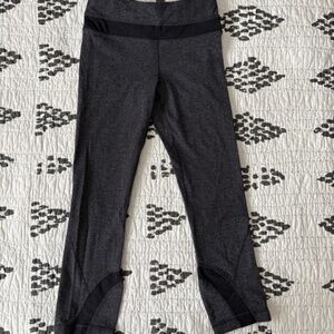 ✨ Lululemon Women’s Cropped Leggings – Herringbone ✨